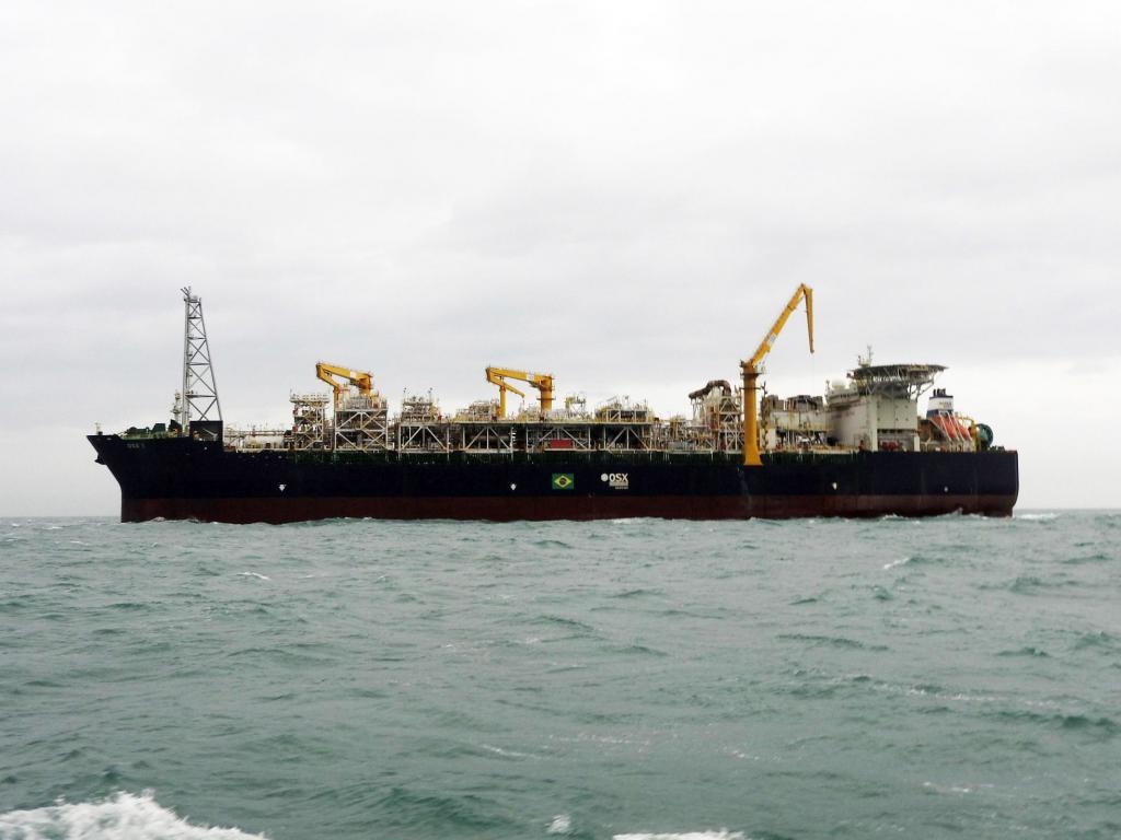 Home Deep sea pilot, north sea pilot, Cherbourg Brixham english channel bulk coasts France